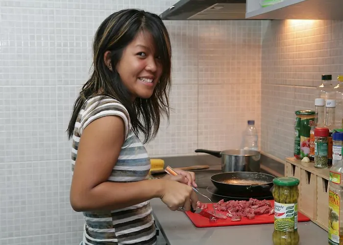 Hellobcn Youth Hostel *