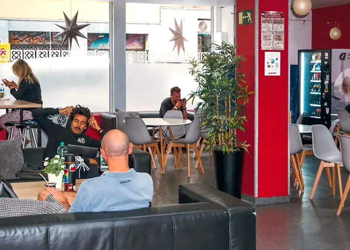 Hellobcn Youth Hostel *