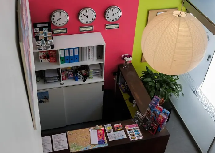 Hellobcn Youth Hostel *